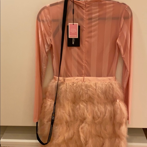 Pretty Little Thing bodycon dress - Picture 4 of 6